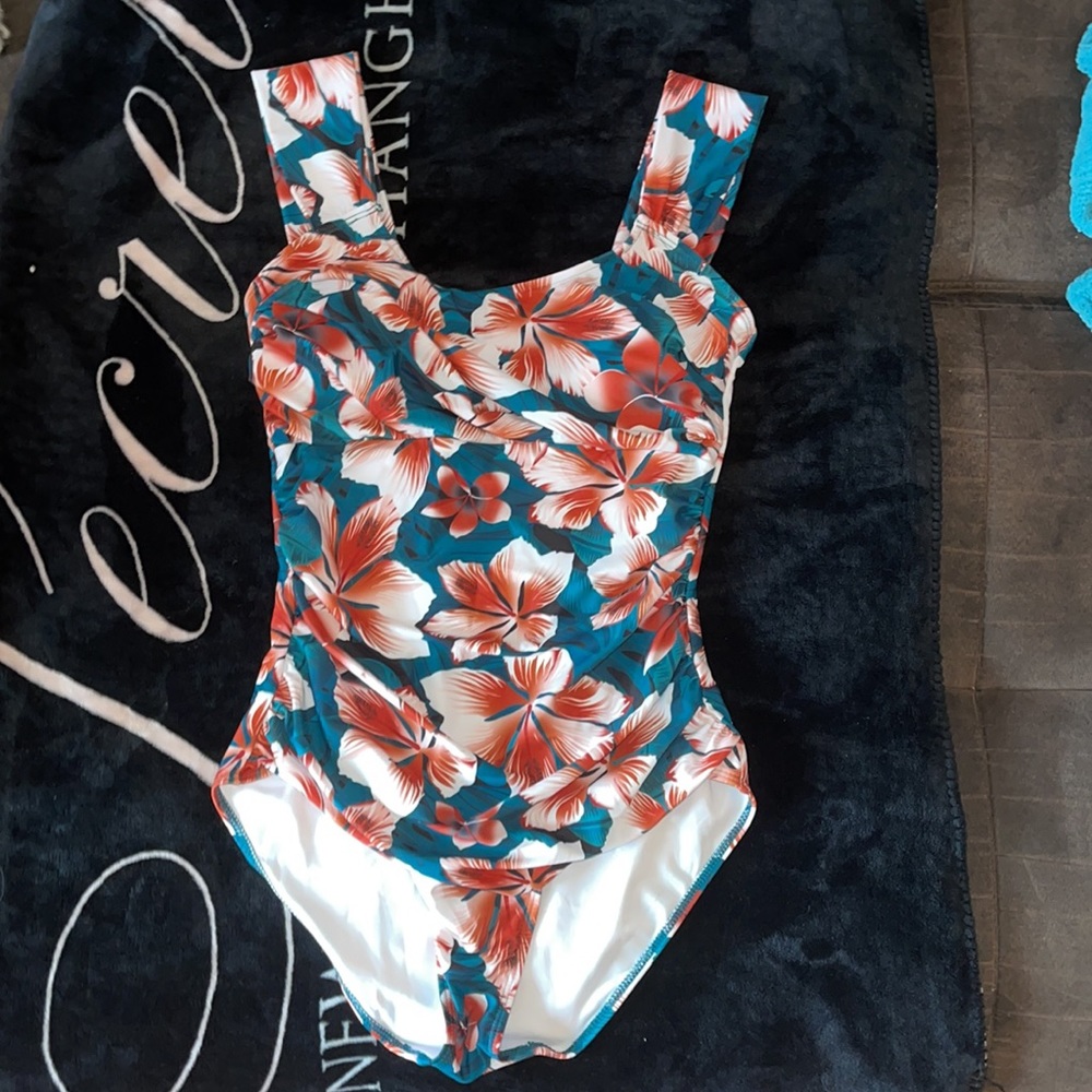 New Floral One Piece Swimsuit Bathing suit🩱🌸 - Picture 2 of 6